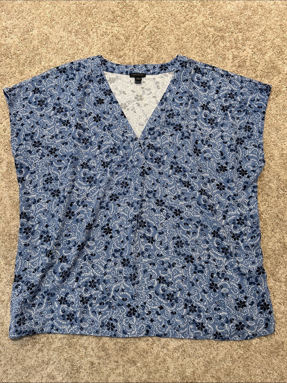 Ann Taylor Floral V-Neck Women's Top